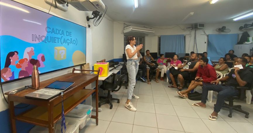 Smart Tvs reforçam estratégias de ensino-aprendizagem nas escolas de Rio das Ostras