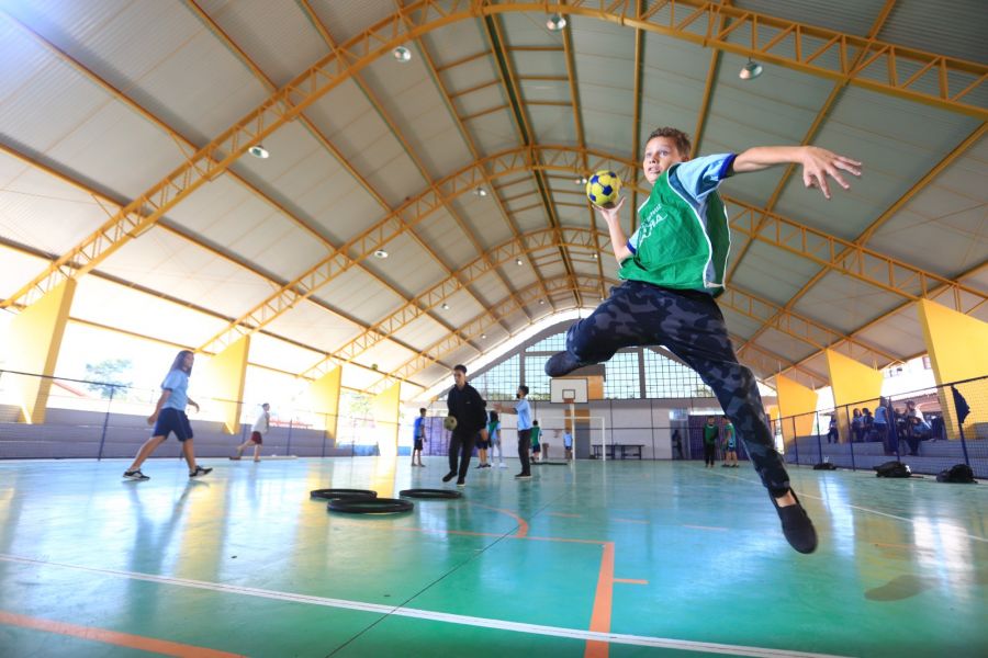 Rio das Ostras inaugura quadra poliesportiva coberta de escola em Cantagalo