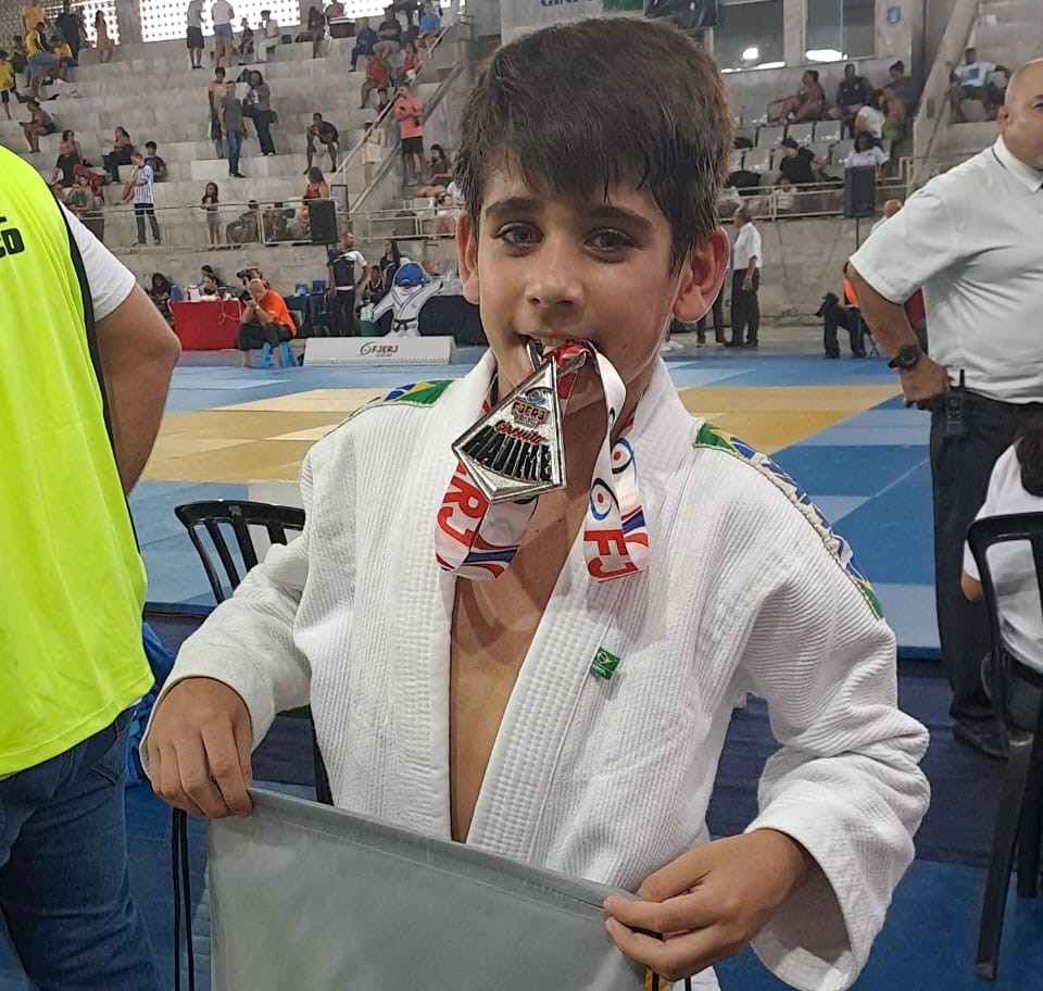 Rio das Ostras conquista vice-campeonato em competição de Judô