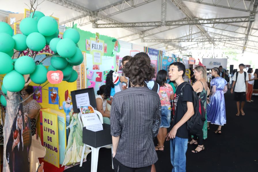 Rio das Ostra realiza II Feira Literária das Escolas Municipais