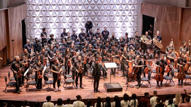 Orquestra Sinfônica Juvenil Carioca apresenta concerto de Natal em Rio das Ostras