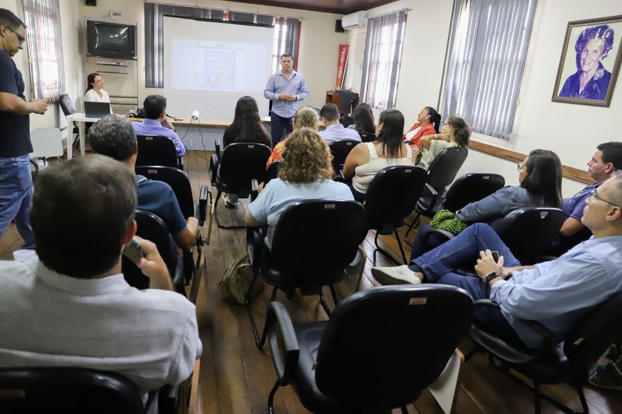 Rio das Ostras treina servidores para usar sistema de parcelamento eletrônico de dívidas