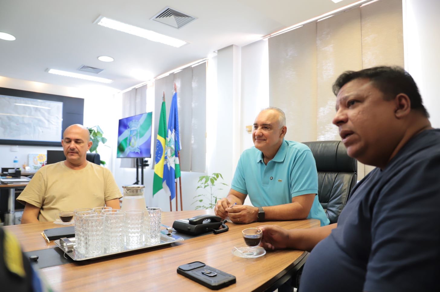 Prefeito Carlos Augusto reforça parceria com Bombeiros para execução do Projeto Botinho