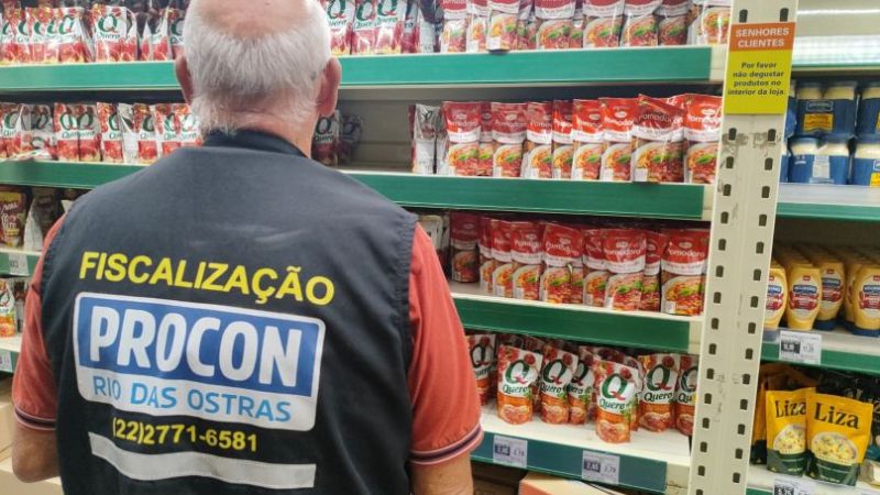 Procon de Rio das Ostras fiscaliza supermercado