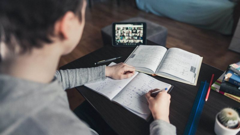 UFF oferece curso de pós-graduação em Finanças com vagas para Rio das Ostras