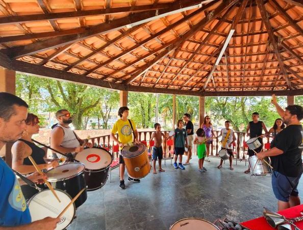 Cantagalo tem ensaios de Carnaval aos domingos